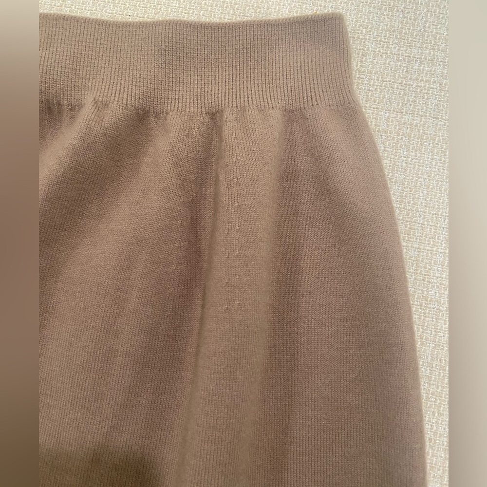 Uniqlo Beige Knit Sweater mid skirt S/M - Picture 2 of 3